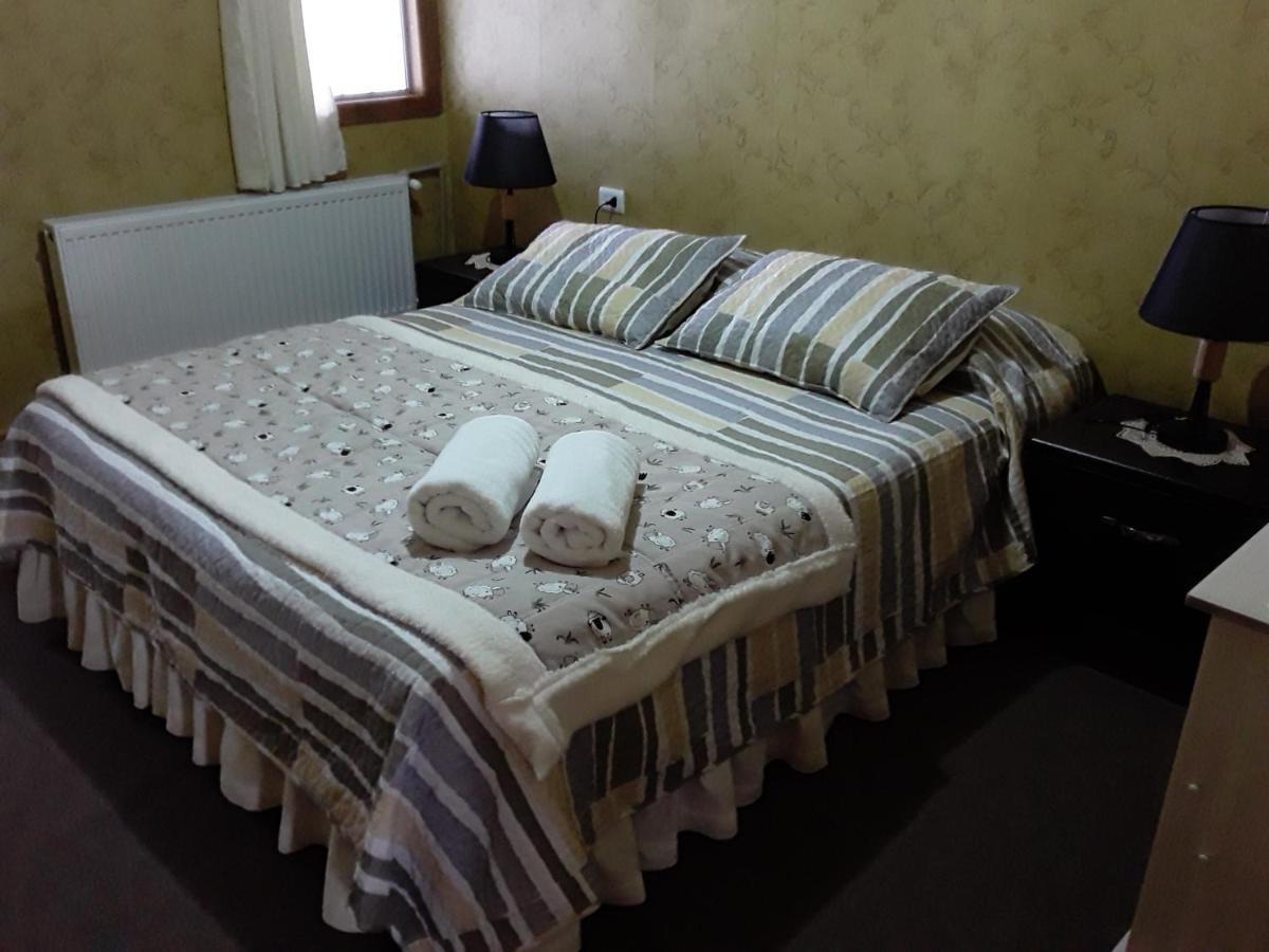 Hostal Don Pedro Пуерто-Наталес Екстер'єр фото